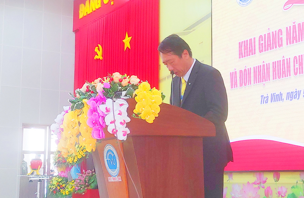 PGS.TS Phạm Tiết Khánh, tỉnh ủy viên, Bí thư Đảng ủy, Hiệu trưởng phát biểu khai mạc